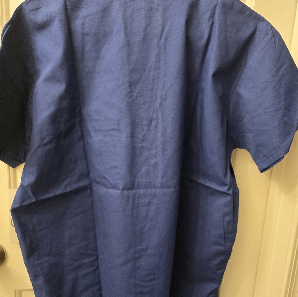 Scrub top - Picture 2 of 3